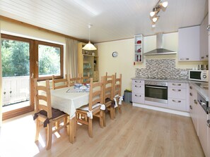 Dining - Apartment in Salzburgerland Near the ski Area (Viehhofen)