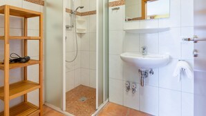Apartment | Bathroom | Shower, towels - Superb Apartment in Piesendorf With Balcony (Piesendorf)