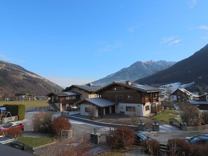 Exterior - Holiday Home in Neukirchen am Großvenediger near Ski Slope (Neukirchen am Grossvenediger)
