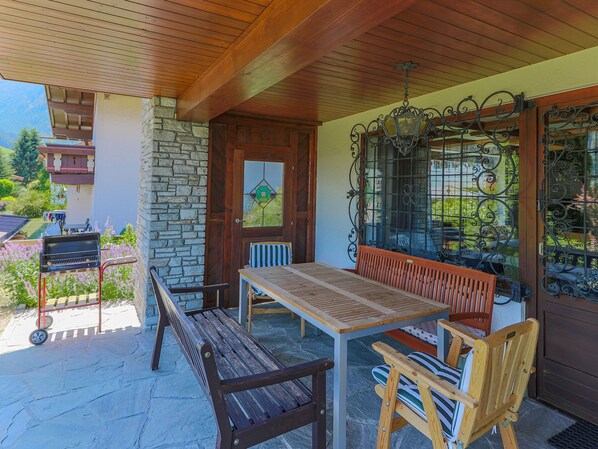 House | Balcony - Holiday Home in Neukirchen am Großvenediger near Ski Slope (Neukirchen am Grossvenediger)