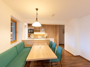 Apartment | Dining