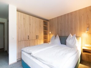 Căn hộ | 2 phòng ngủ, bộ trải giường 