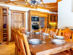 Dining - Cozy Apartment in Saalbach-hinterglemm With Sauna (Saalbach-Hinterglemm)