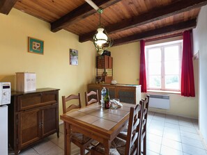 Dining - House With a Magnificent View Over the Surrounding, Wifi Included (La Lande-d'Airou)