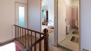 Cottage | 2 kamar tidur dan dilengkapi dengan perabotan berbeda-beda