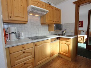 Private kitchen - Modern Apartment in Salzburg With Balcony (Saalbach-Hinterglemm)