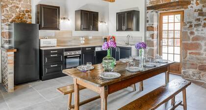 Beautiful Holiday Home With Pool in Teillots