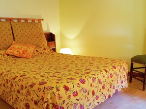 House | Room amenity - Beautiful Holiday Home With Pool in Teillots (Teillots)