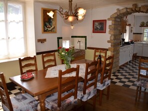 Dining - Alluring Holiday Home on Border of Champagne and Burgundy (Laferte-sur-Amance)