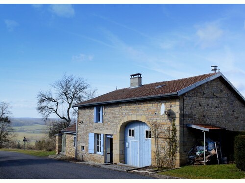 Alluring Holiday Home on Border of Champagne and Burgundy