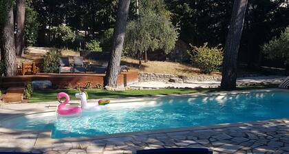 A Hidden Paradise in the Beautiful Surroundings of Saint-remy-de-provence!