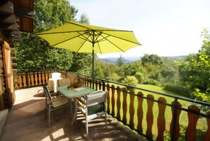 Chalet | Outdoor dining - Spacious Chalet for 4 in Hommert (Hommert)