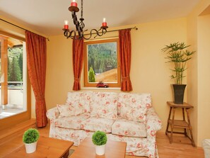 Chalet | Living area