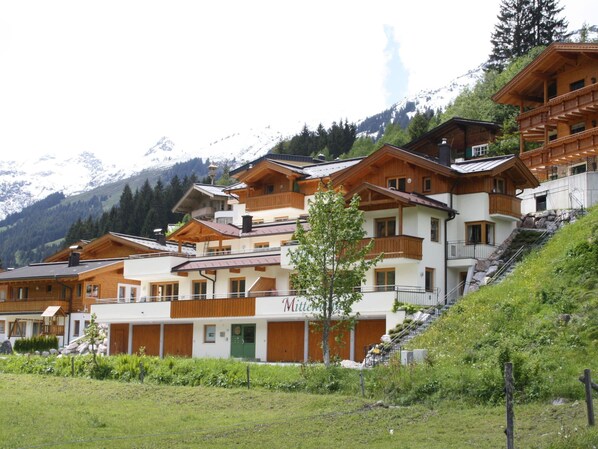 Exterior - Chalet in Saalbach With Sauna (Saalbach-Hinterglemm)