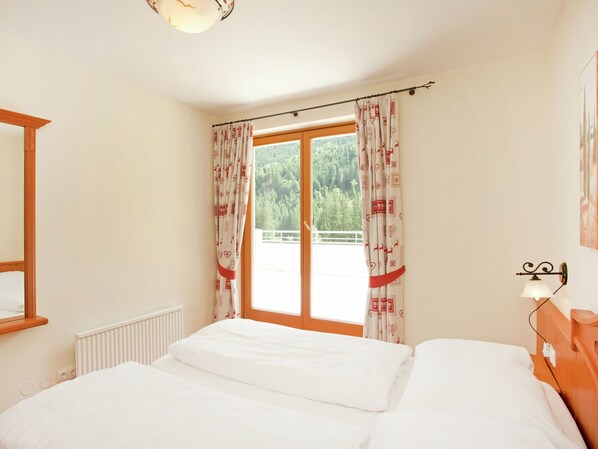 Chalet | 3 bedrooms, bed sheets - Chalet in Saalbach Near Ski Lift & Sauna (Saalbach-Hinterglemm)