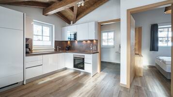 Microwave, stovetop, coffee/tea maker