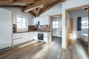 Microwave, stovetop, coffee/tea maker - Chalet in Piesendorf Near Ski Slopes (Piesendorf)