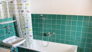 Unclassified image, 4 of 20, button - Cosy Holiday Home in Salzburg With Garden and Mountain Views (Krispl)