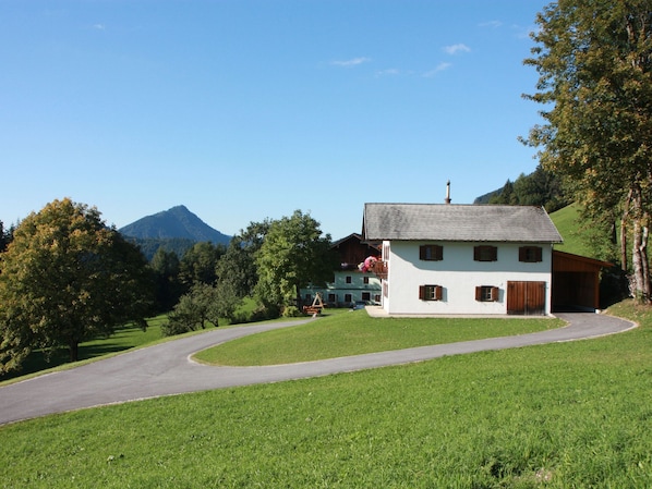Exterior - Cosy Holiday Home in Salzburg With Garden and Mountain Views (Krispl)