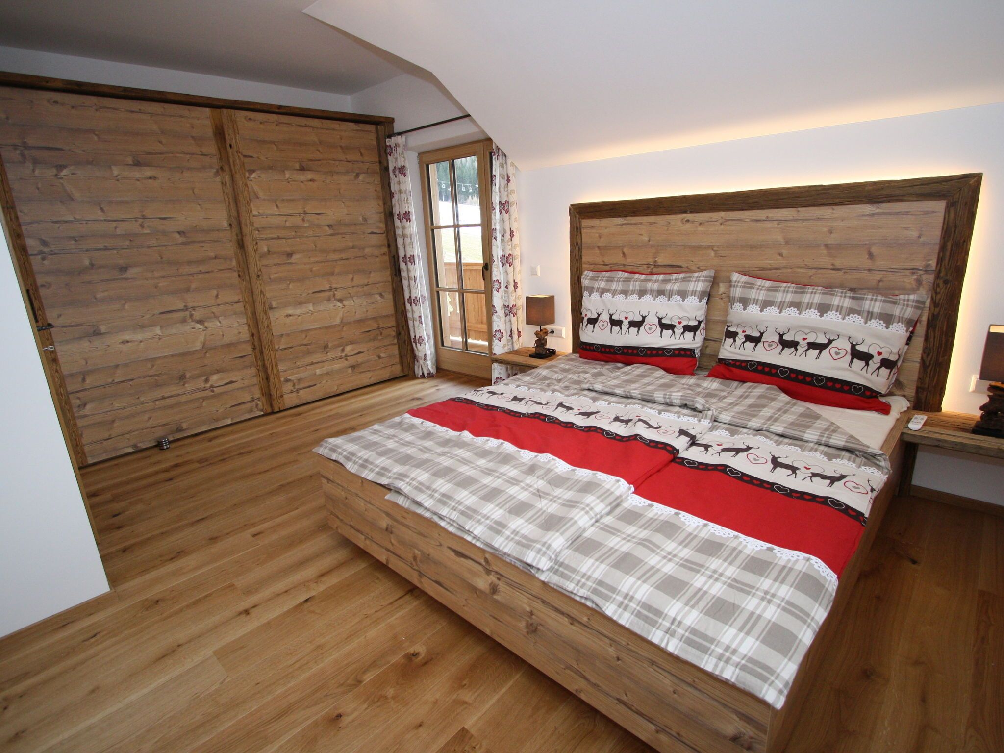 4 bedrooms, individually furnished