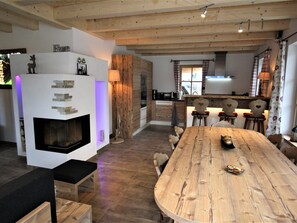 Dining - Modern Chalet With Garden in Salzburgerland / Near the Katschberg ski Area (Sankt Margarethen im Lungau)