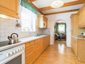 Apartment | Eigene Küche | Mikrowelle, Ofen, Geschirrspüler