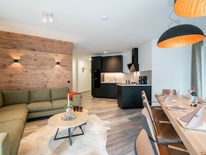 Chalet | Dining