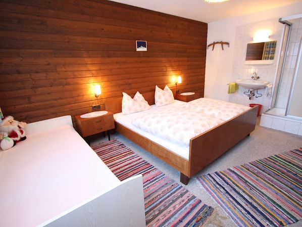 Apartment | 3 Schlafzimmer, individuell eingerichtet, Bettwäsche