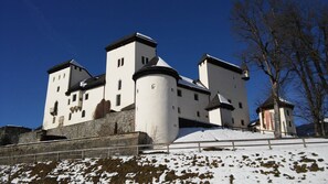 Exterior - Mansion in Goldegg Near Ski Lift (Goldegg)
