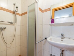 Apartment | Bathroom - Charming Apartment in Piesendorf With Sauna (Piesendorf)