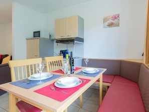 Dining - Charming Apartment in Piesendorf With Sauna (Piesendorf)
