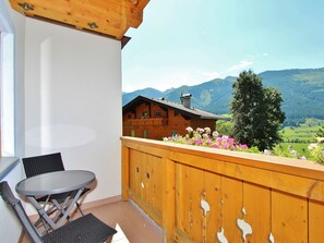 Apartment | Balcony - Modern Apartment Near Ski Area in Uttendorf (Uttendorf)