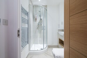 Two Bedroom Apartment | Bathroom shower