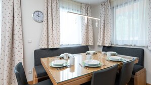 Dining - Luxurious Chalet in Zell am See Near Ski Area (Zell am See)