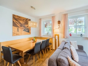 House | Dining
