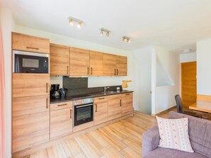 Ferienhaus | Eigene Küche | Wasserkocher mit Kaffee-/Teezubehör, Hochstuhl