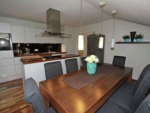 Dining - Beautiful Apartment in Fügen Tyrol With Parking (Fuegen)