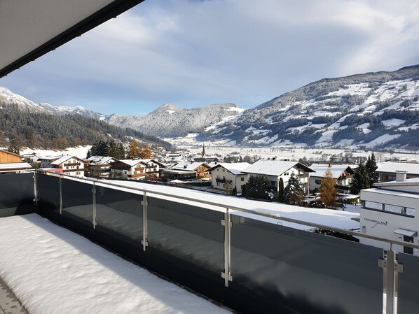 House | Balcony - Luxury Holiday Home in Fügen With Private Sauna (Fuegen)