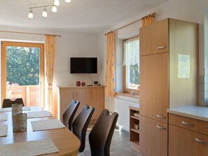 Dining - Apartment in Zillertal Near Ski Slopes (Fuegenberg)