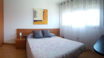 2 slaapkamers, een strijkplank/strijkijzer