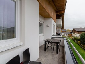Apartment | Balcony - Mountain View Apartment in Piesendorf With Ski Storage (Piesendorf)