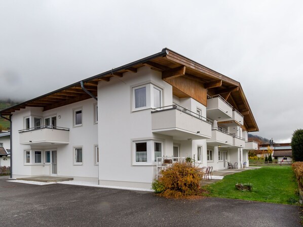 Apartment | Exterior - Mountain View Apartment in Piesendorf With Ski Storage (Piesendorf)