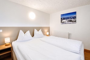 Chalet | 5 bedrooms, individually furnished, bed sheets