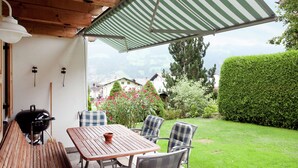 Apartment | Balcony - Luxurious Apartment in Fügen Near Ski Area (Fuegen)
