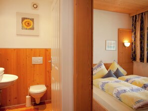 Apartment | Badezimmer | Dusche, Handtücher