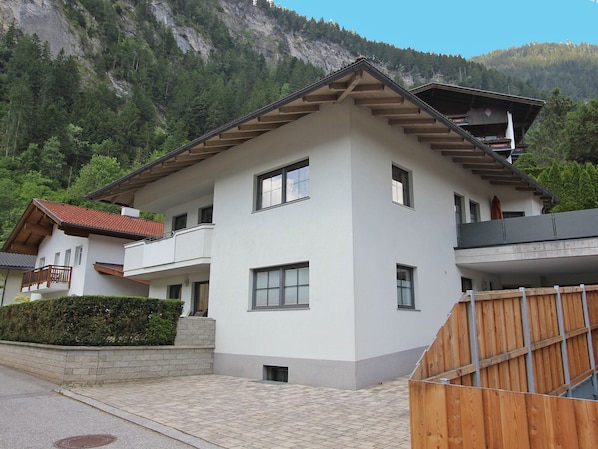 Apartment | Exterior - Luxurious Apartment in Mayrhofen With Mountain View (Schwendau)