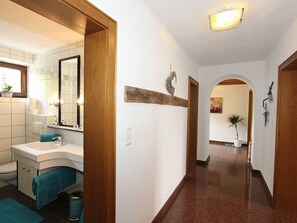 3 Schlafzimmer, individuell eingerichtet, Bettwäsche
