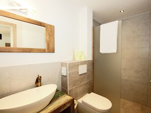 Shower, towels - Hilltop Apartment in Hart im Zillertal near Ski Area (Hart im Zillertal)