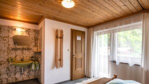 Apartment | 2 bedrooms, individually furnished - Cozy Apartment in Tyrol With Balcony (Zell am Ziller)