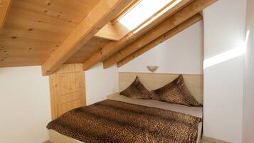 Apartment | 3 bedrooms, bed sheets